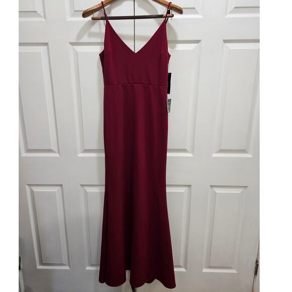 LuLus Size Medium NWT Stretchy Gown with Adjustable Straps - Picture 1 of 6